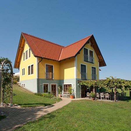 Weingut Winzerhof Gaestezimmer Grebenz Grossklein ภายนอก รูปภาพ